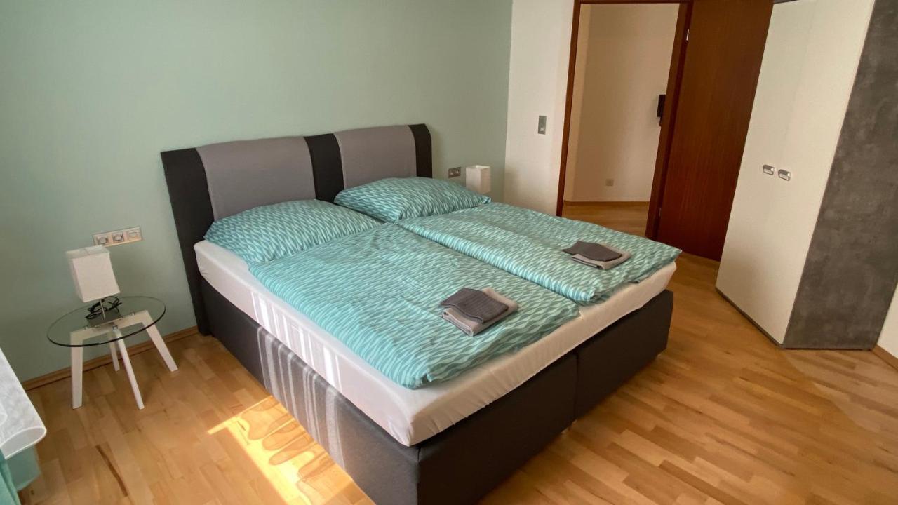 Outlet Holiday Home Metzingen  Kültér fotó